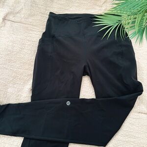 LuluLemon Leggings Size 8 | side pockets